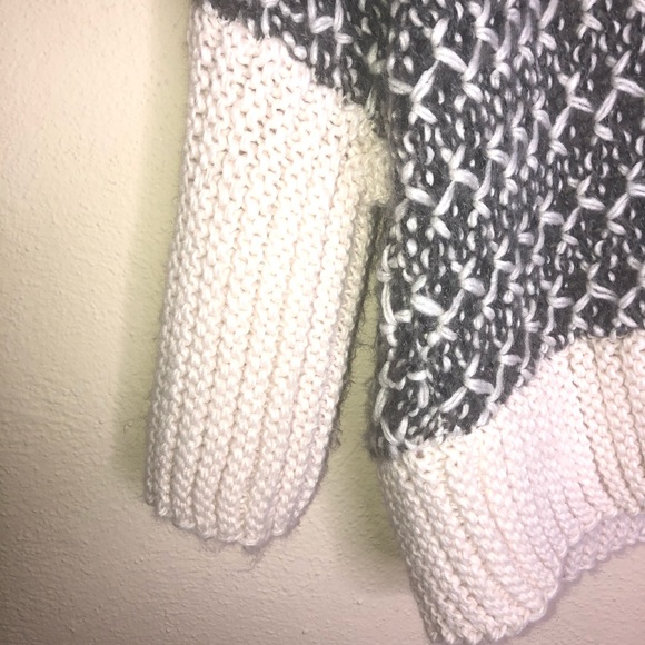 Simply Noelle OS Cozy Cardigan Sweater - Picture 4 of 6